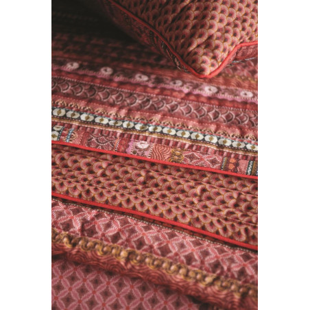 Studio Ribbon Quilt Red PIP STUDIO Lovatiesė 1